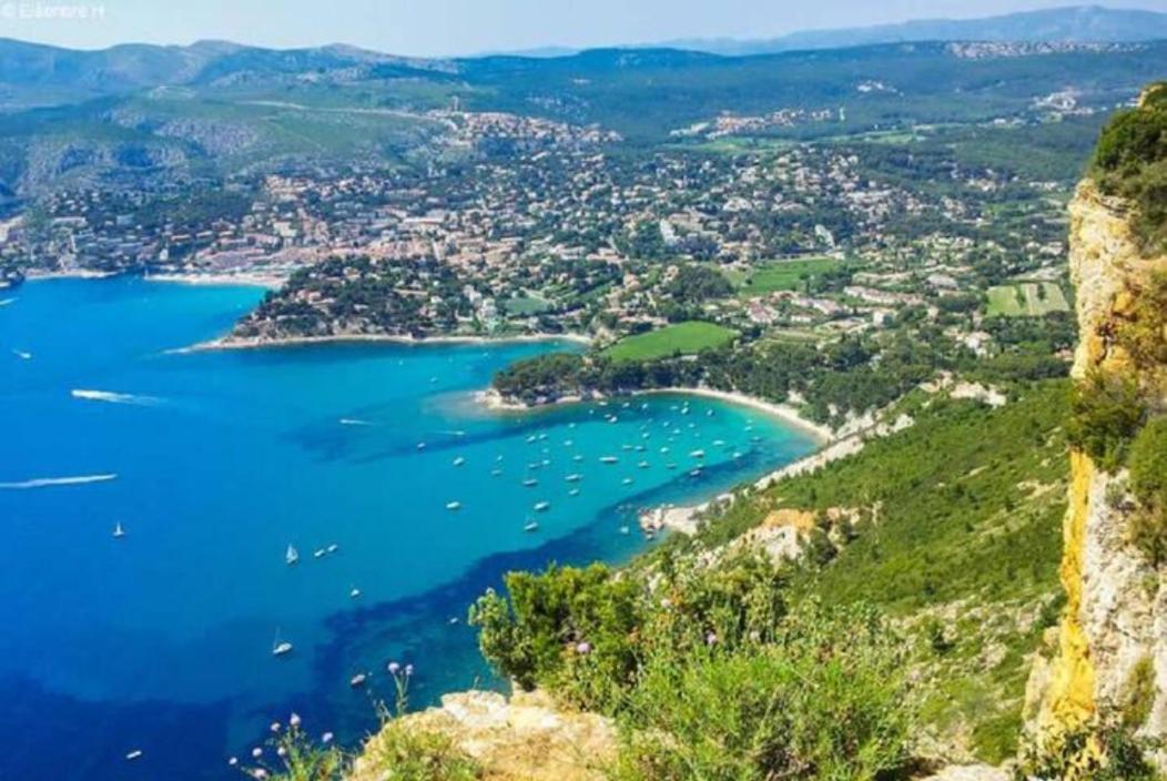 La Maison De Doms Avec Jacuzzi Et Vue Mer Cassis Eksteriør bilde